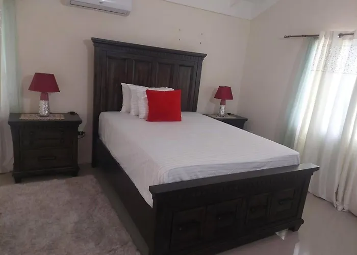 Serenity Vacation Villa Ocho Rios